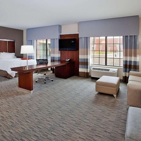 Hampton Inn & Suites Chapel Hill/Carrboro Buitenkant foto