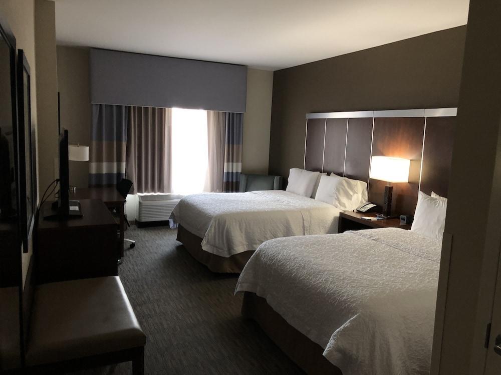 Hampton Inn & Suites Chapel Hill/Carrboro Buitenkant foto