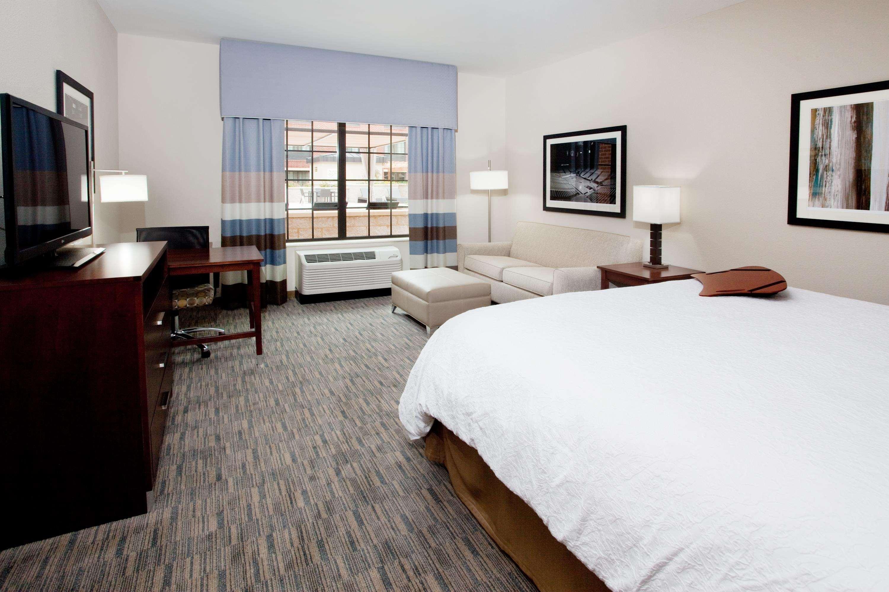 Hampton Inn & Suites Chapel Hill/Carrboro Buitenkant foto