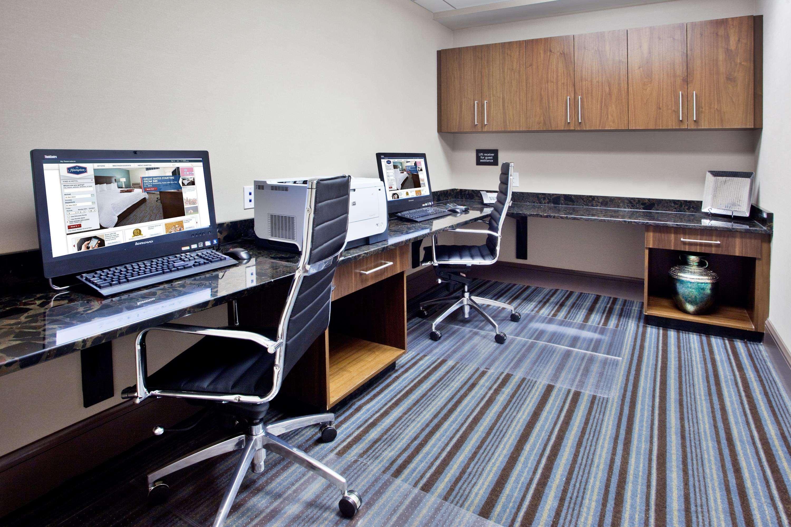 Hampton Inn & Suites Chapel Hill/Carrboro Buitenkant foto