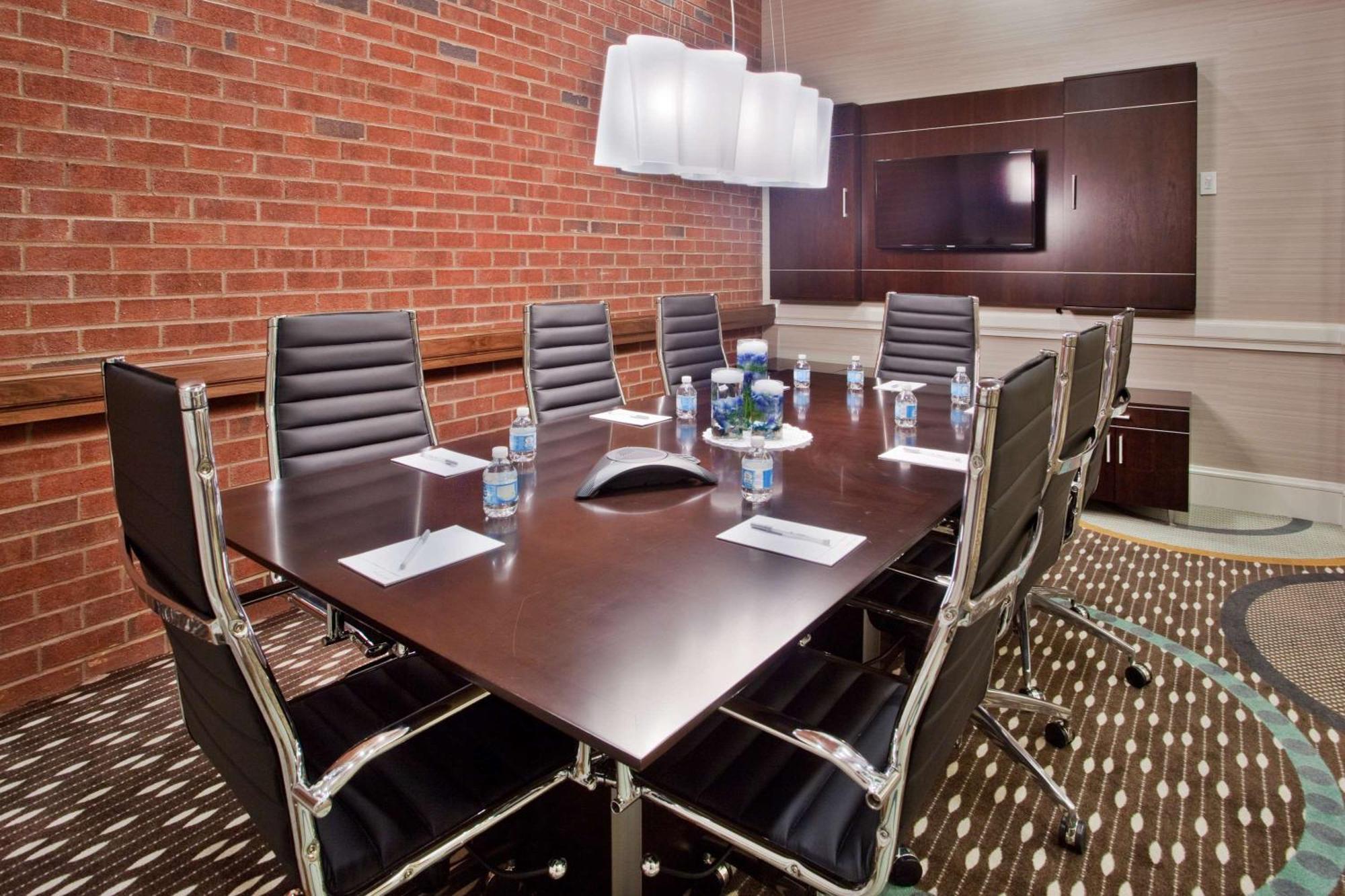 Hampton Inn & Suites Chapel Hill/Carrboro Buitenkant foto
