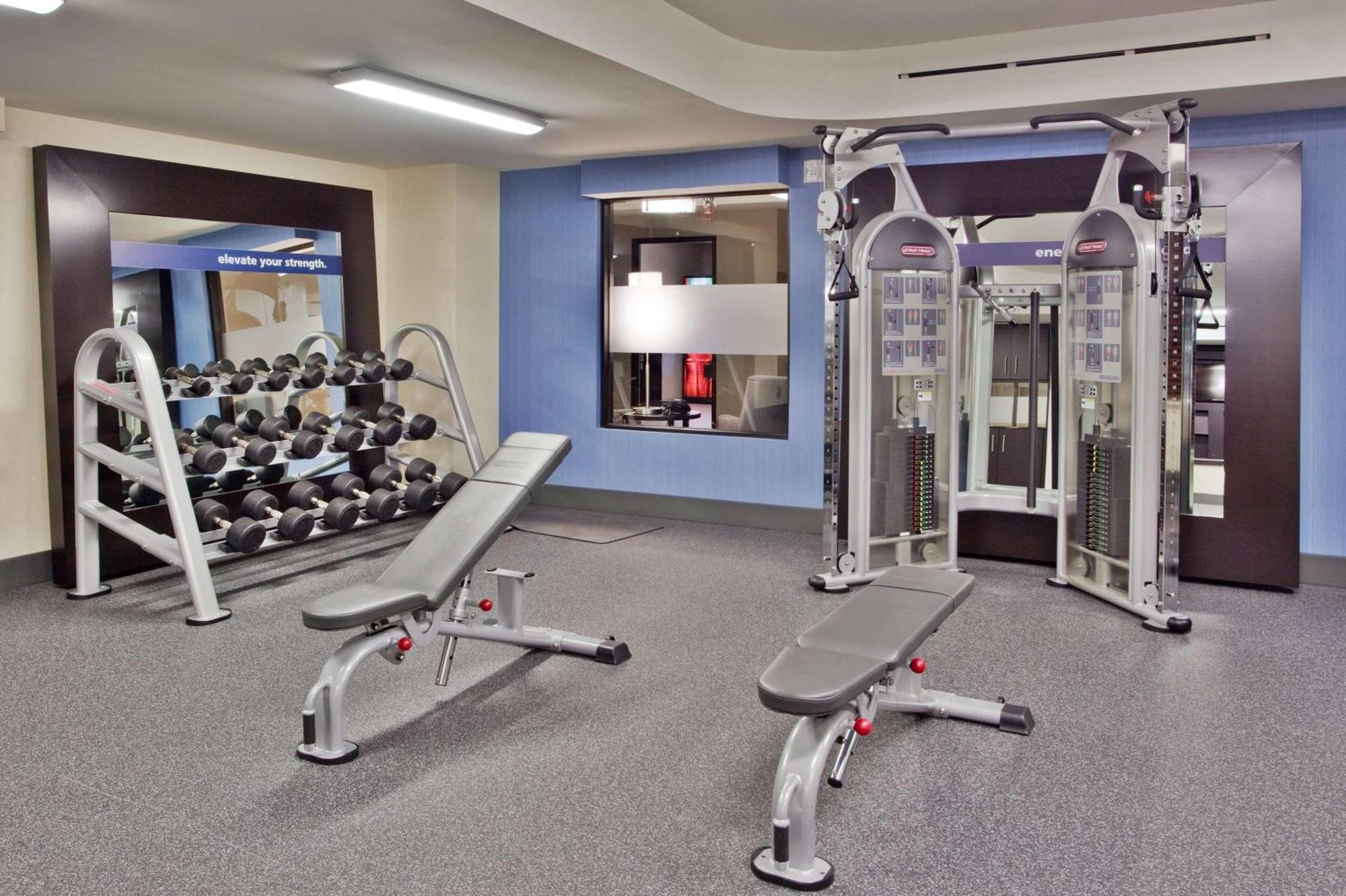 Hampton Inn & Suites Chapel Hill/Carrboro Buitenkant foto