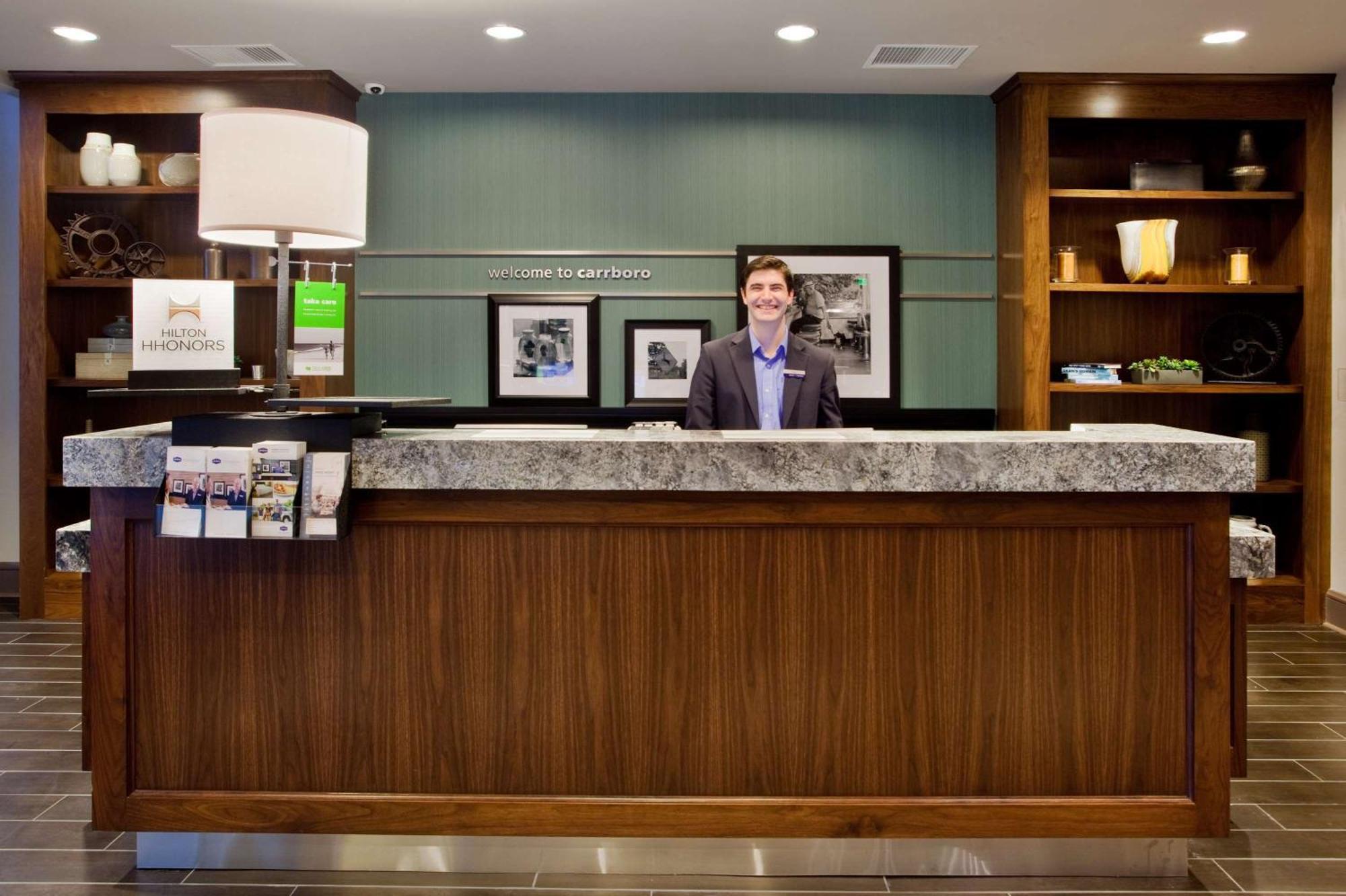 Hampton Inn & Suites Chapel Hill/Carrboro Buitenkant foto