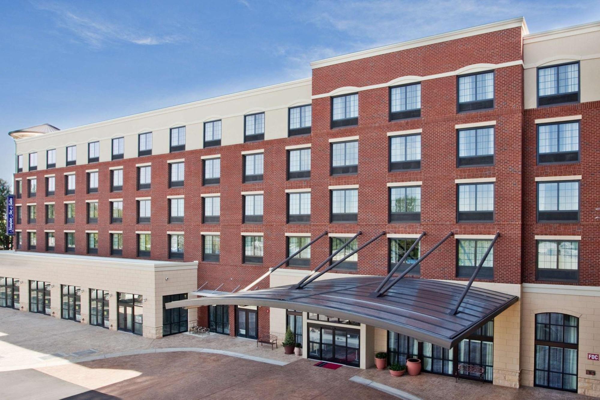 Hampton Inn & Suites Chapel Hill/Carrboro Buitenkant foto