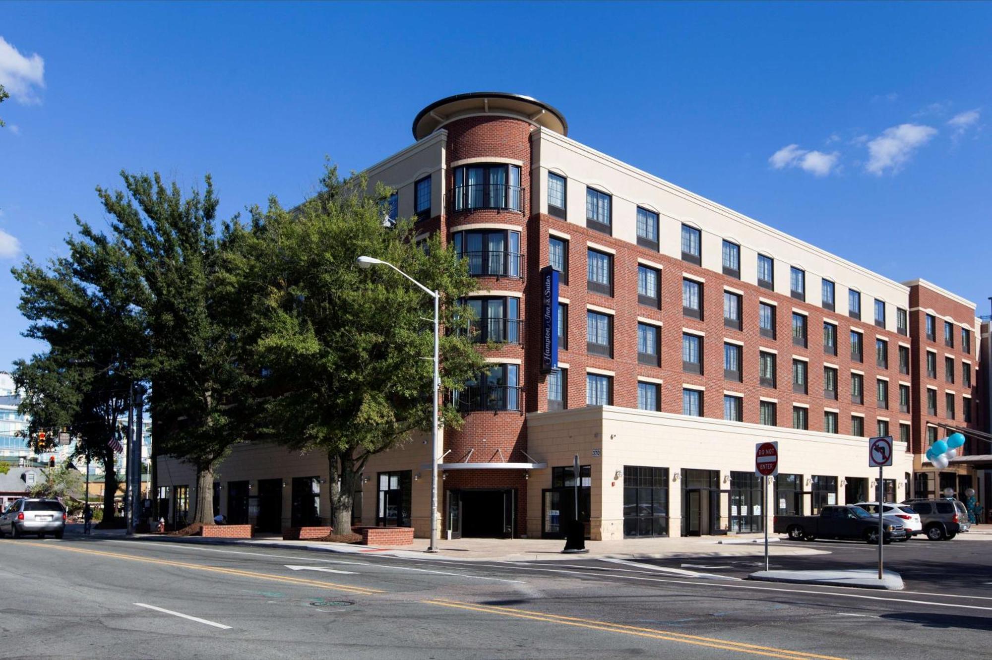 Hampton Inn & Suites Chapel Hill/Carrboro Buitenkant foto