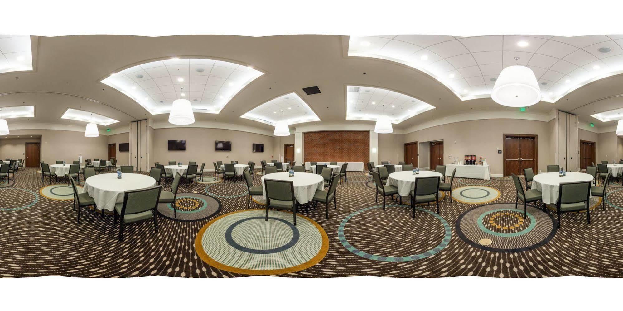Hampton Inn & Suites Chapel Hill/Carrboro Buitenkant foto