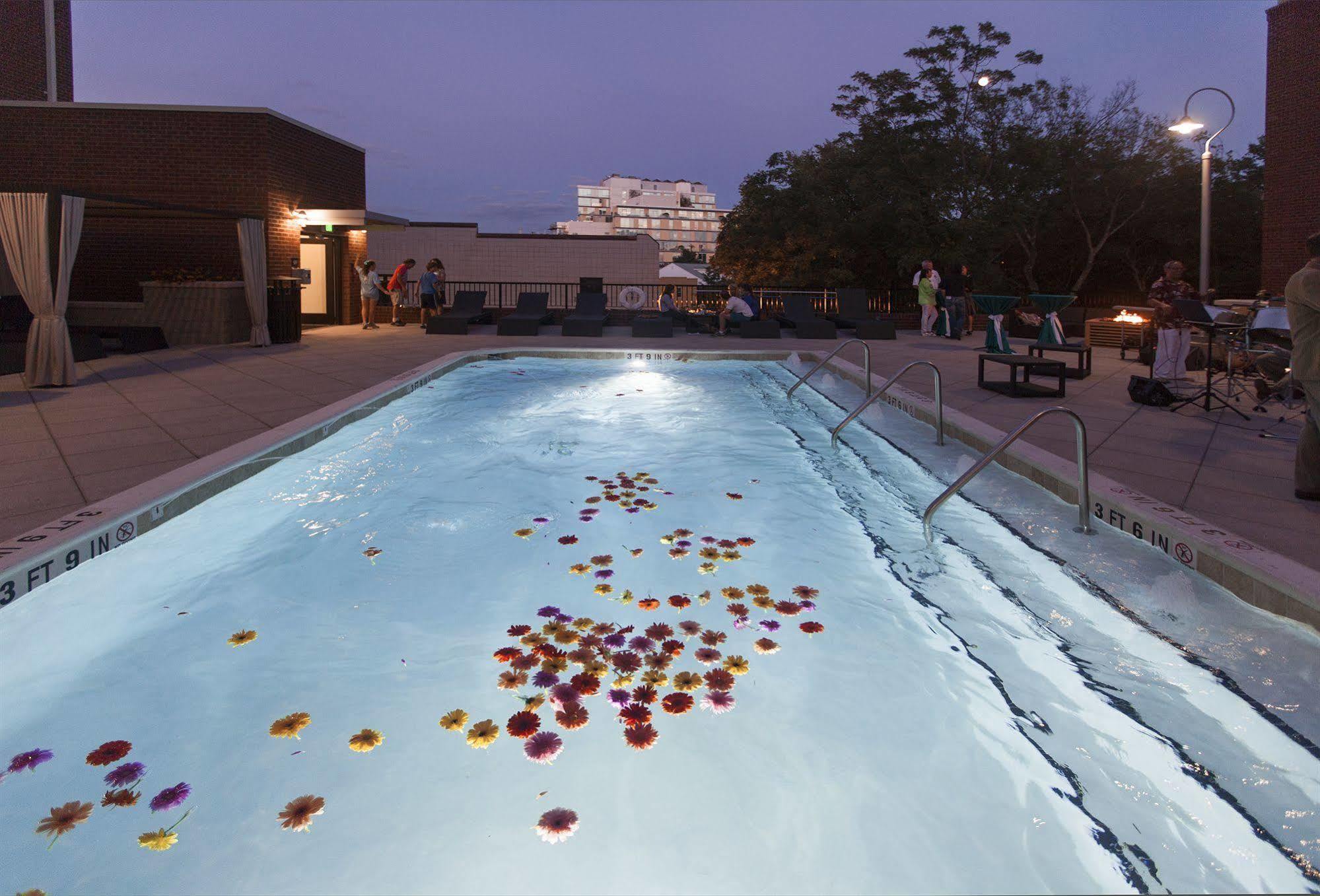 Hampton Inn & Suites Chapel Hill/Carrboro Buitenkant foto